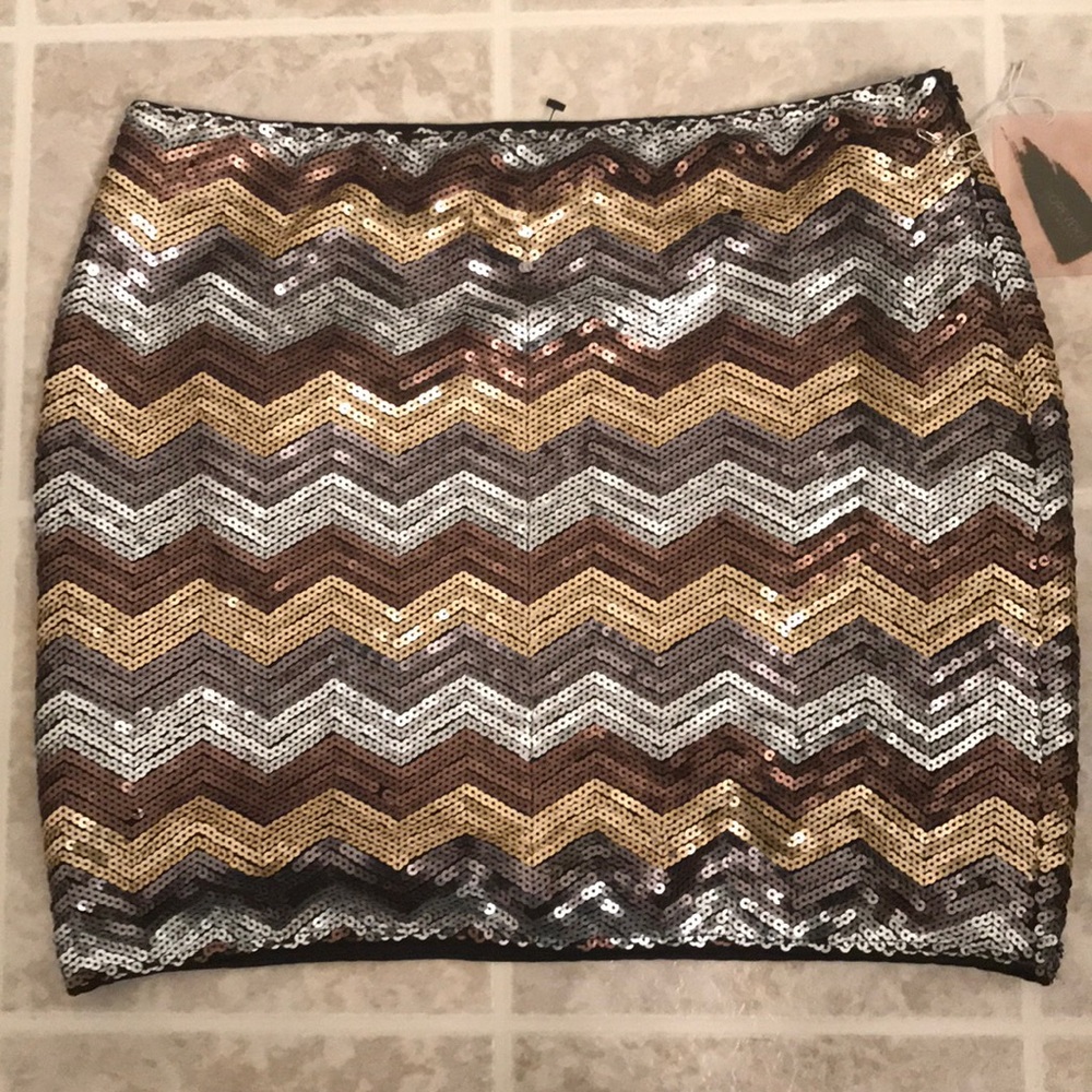 ☀️NWT Forever 21 Sequenced Mini Skirt, Sz S